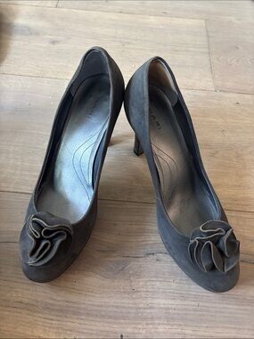 Tahari Dark Brown Suede Peep-Toe Heels with Rosette